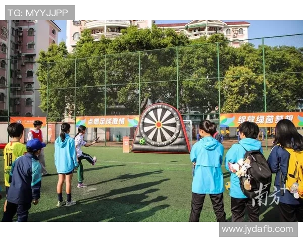 武汉足球明星中国行点燃热情助力青少年足球发展与交流 武汉足球明星中国行点燃热情助力青少年足球发展与交流